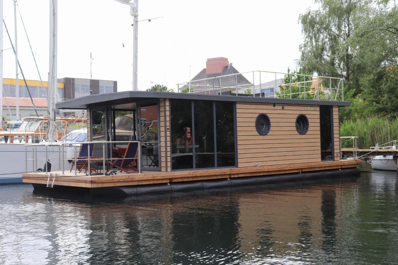 מלון Hausboot Lina In פלאנסבורג מראה חיצוני תמונה